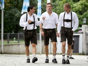 Mens German Costume: Embrace the Traditional Lederhosen Outfit